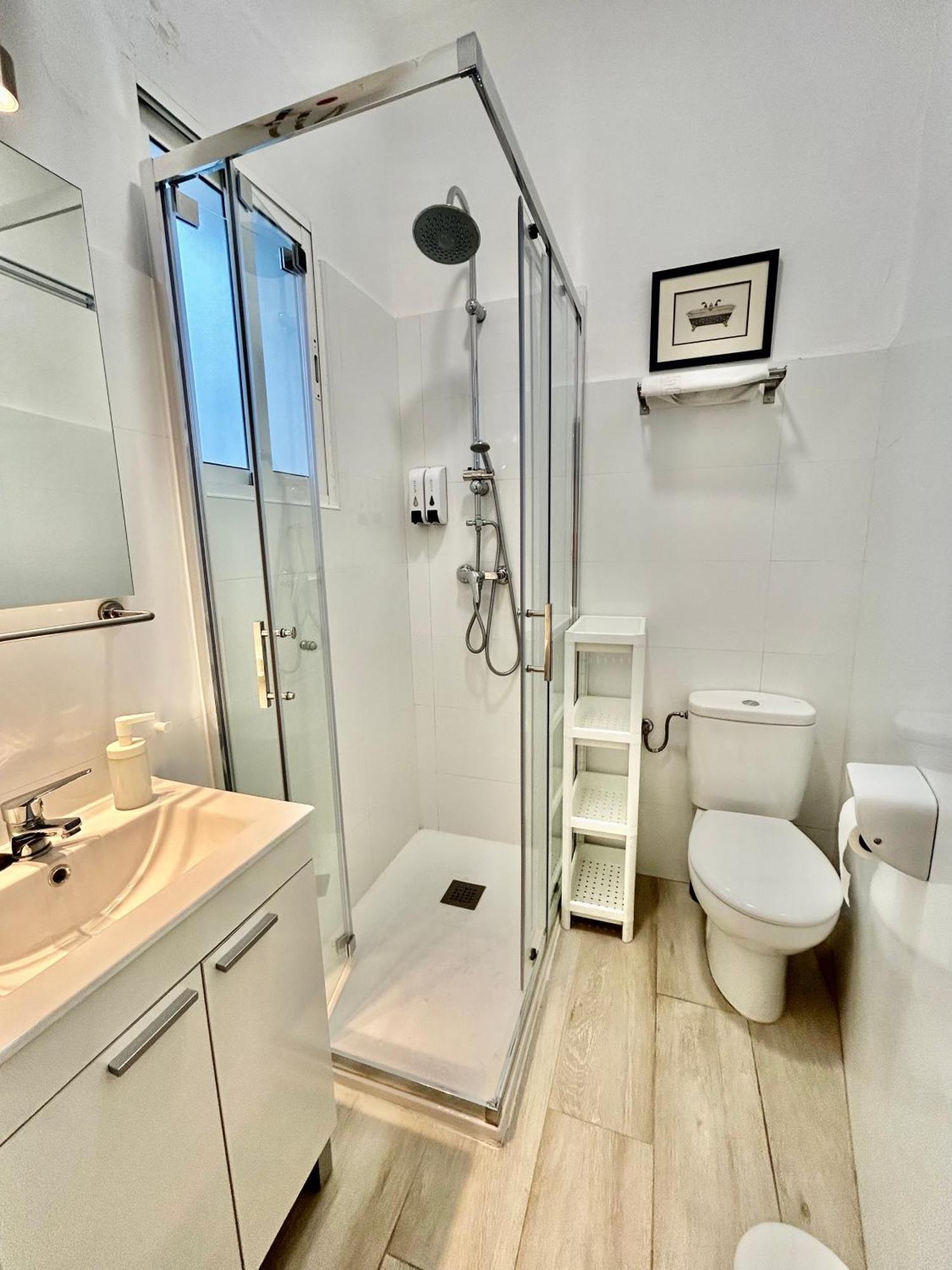 Acogedor Apt 8Pax 4Bdr 2Bth- Cozyhomesevilla2 Ngoại thất bức ảnh