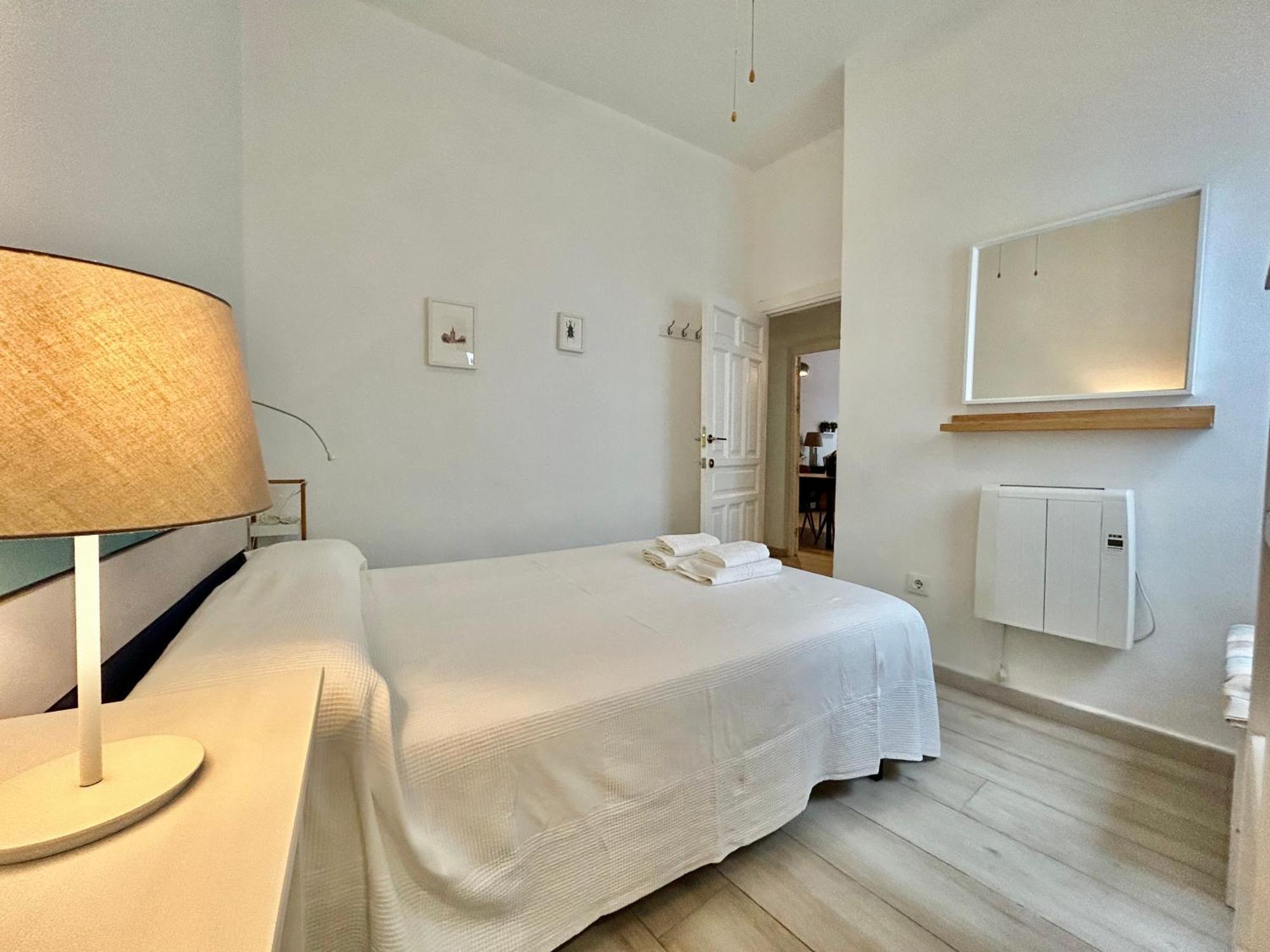 Acogedor Apt 8Pax 4Bdr 2Bth- Cozyhomesevilla2 Ngoại thất bức ảnh