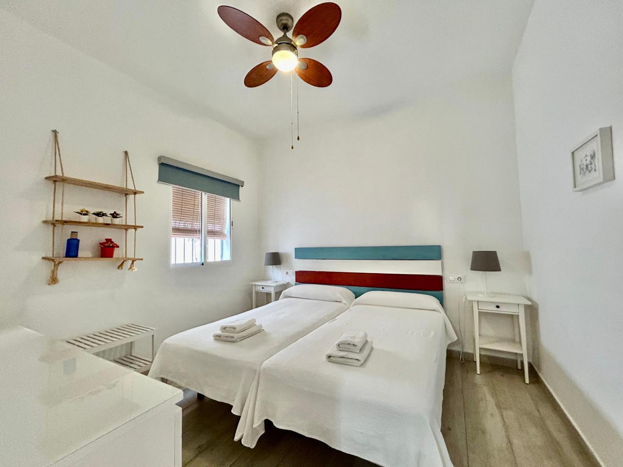 Acogedor Apt 8Pax 4Bdr 2Bth- Cozyhomesevilla2 Ngoại thất bức ảnh